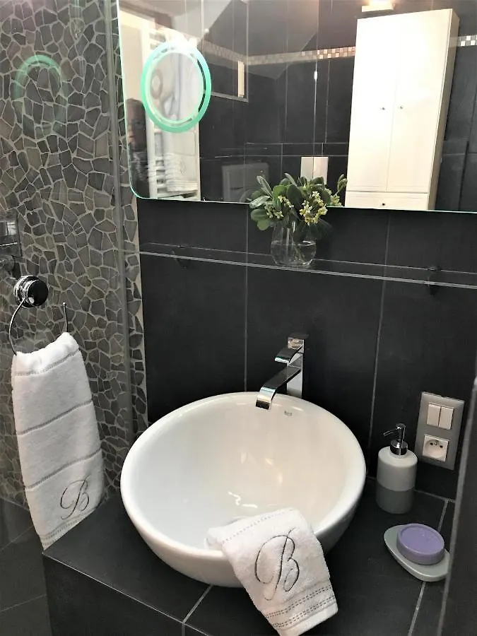 Lägenhet La Fontaine Ap4355 By Riviera Holiday Homes Villefranche-sur-Mer
